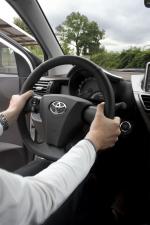 Toyota iQ 2008 года